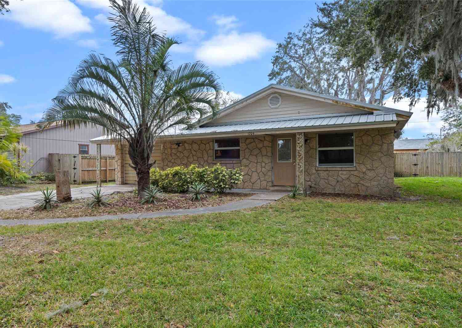 1704 Travelers Palm Drive, EDGEWATER, Florida image 3