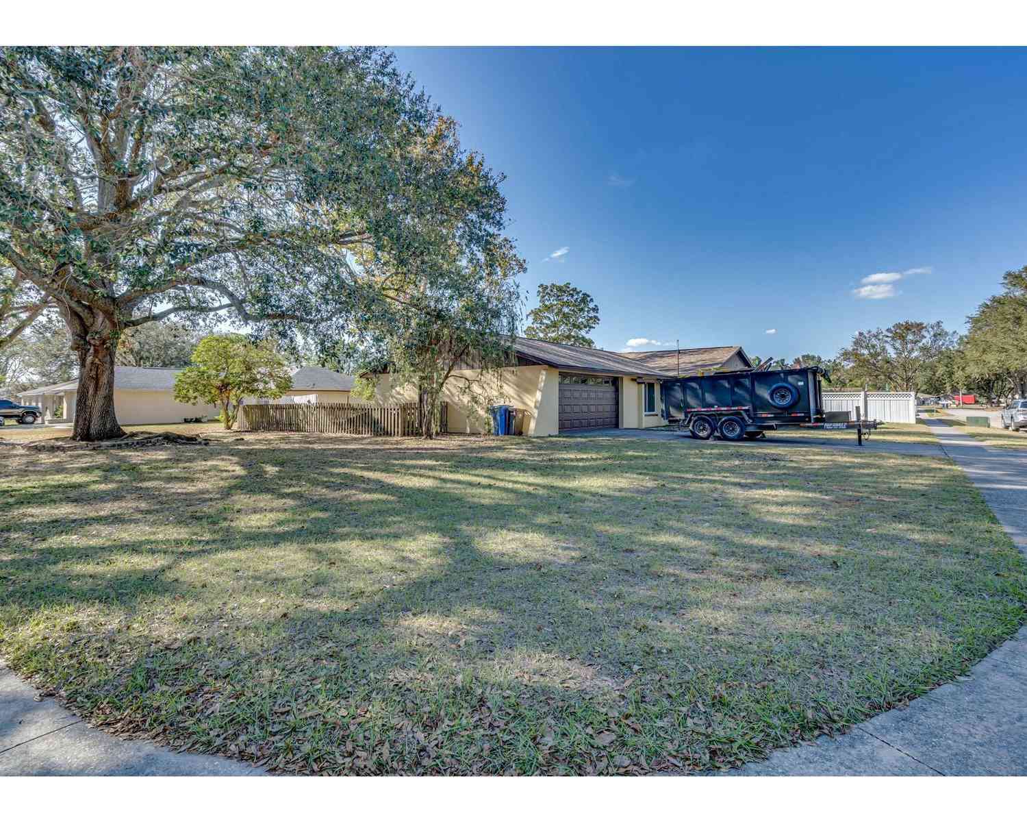 702 Valley Hill Drive, BRANDON, Florida image 6