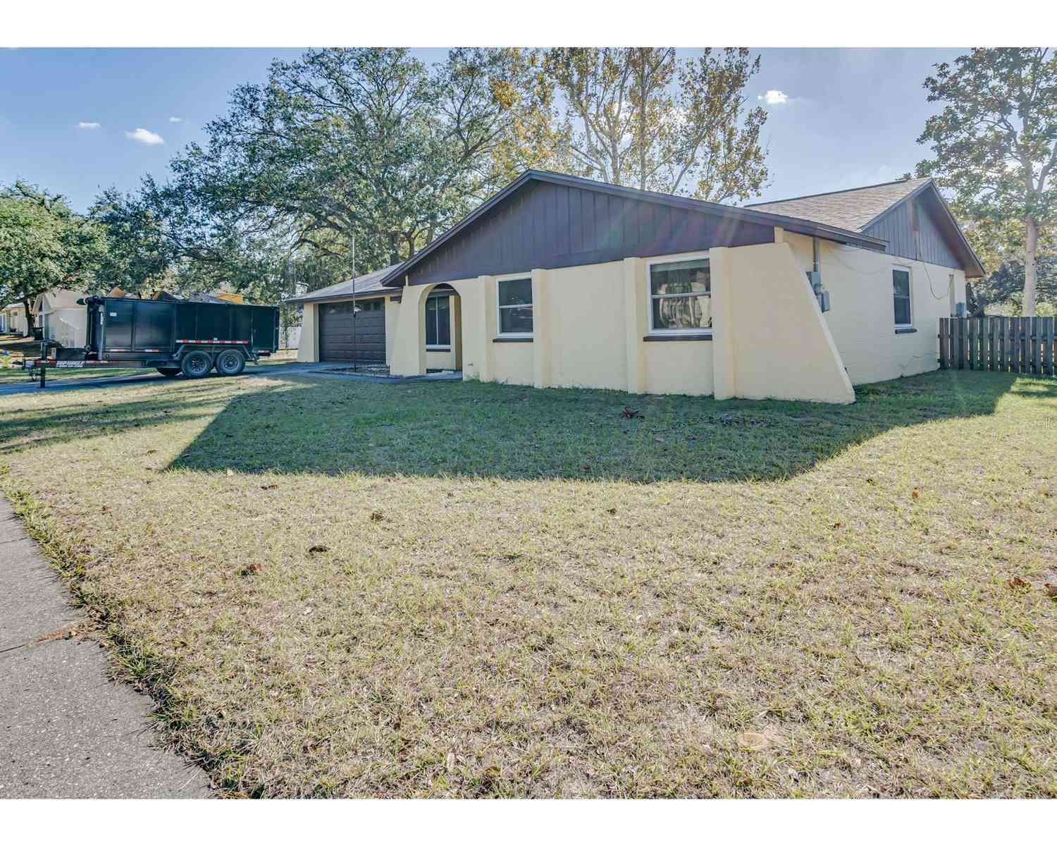 702 Valley Hill Drive, BRANDON, Florida image 8