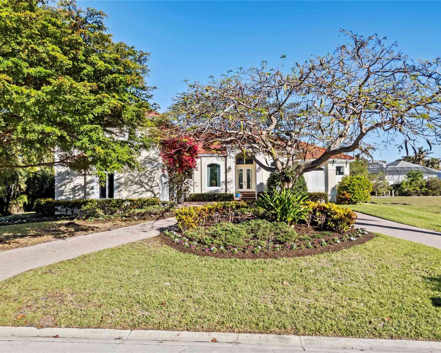 5106 Seahorse Avenue, NAPLES, Florida image 2