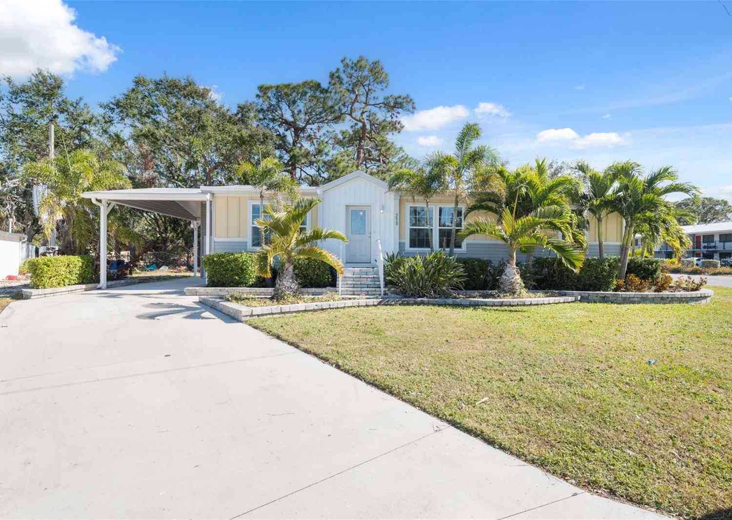 4620 Tri Par Drive, SARASOTA, Florida image 4