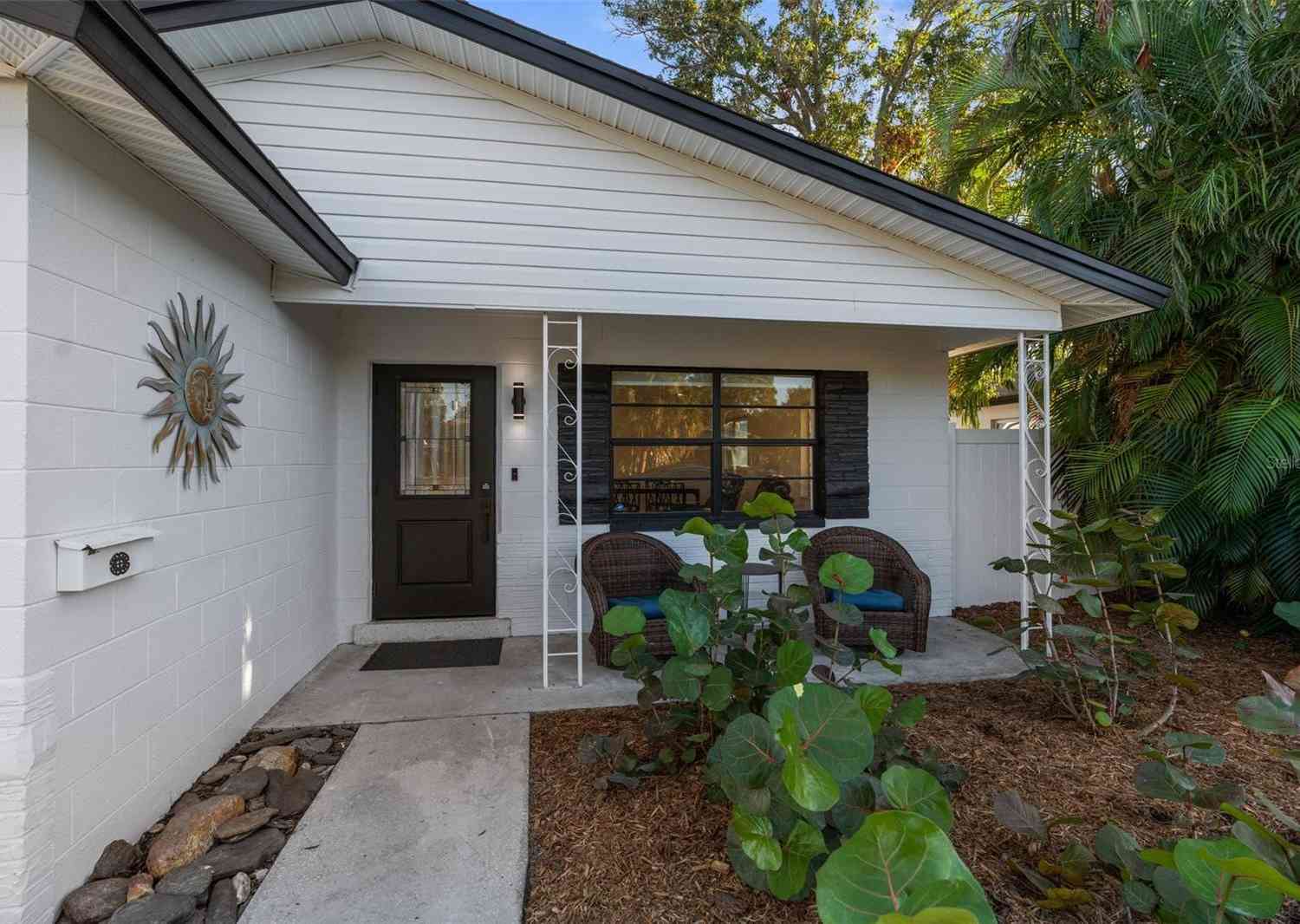 1718 Montana Avenue, Saint Petersburg, Florida image 2