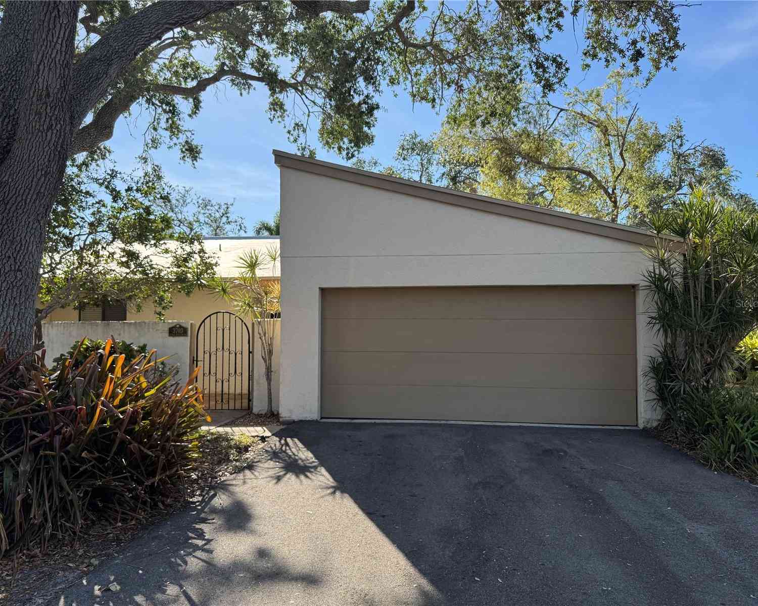 3703 Quail Hollow Place, BRADENTON, Florida image 2