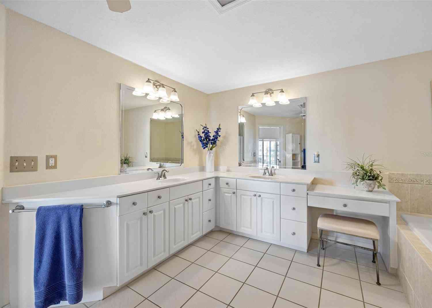 9219 Captiva Circle, Saint Petersburg Beach, Florida image 19