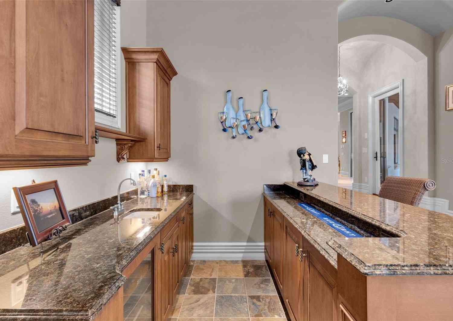 9301 Tibet Pointe Circle, Windermere, Florida image 37