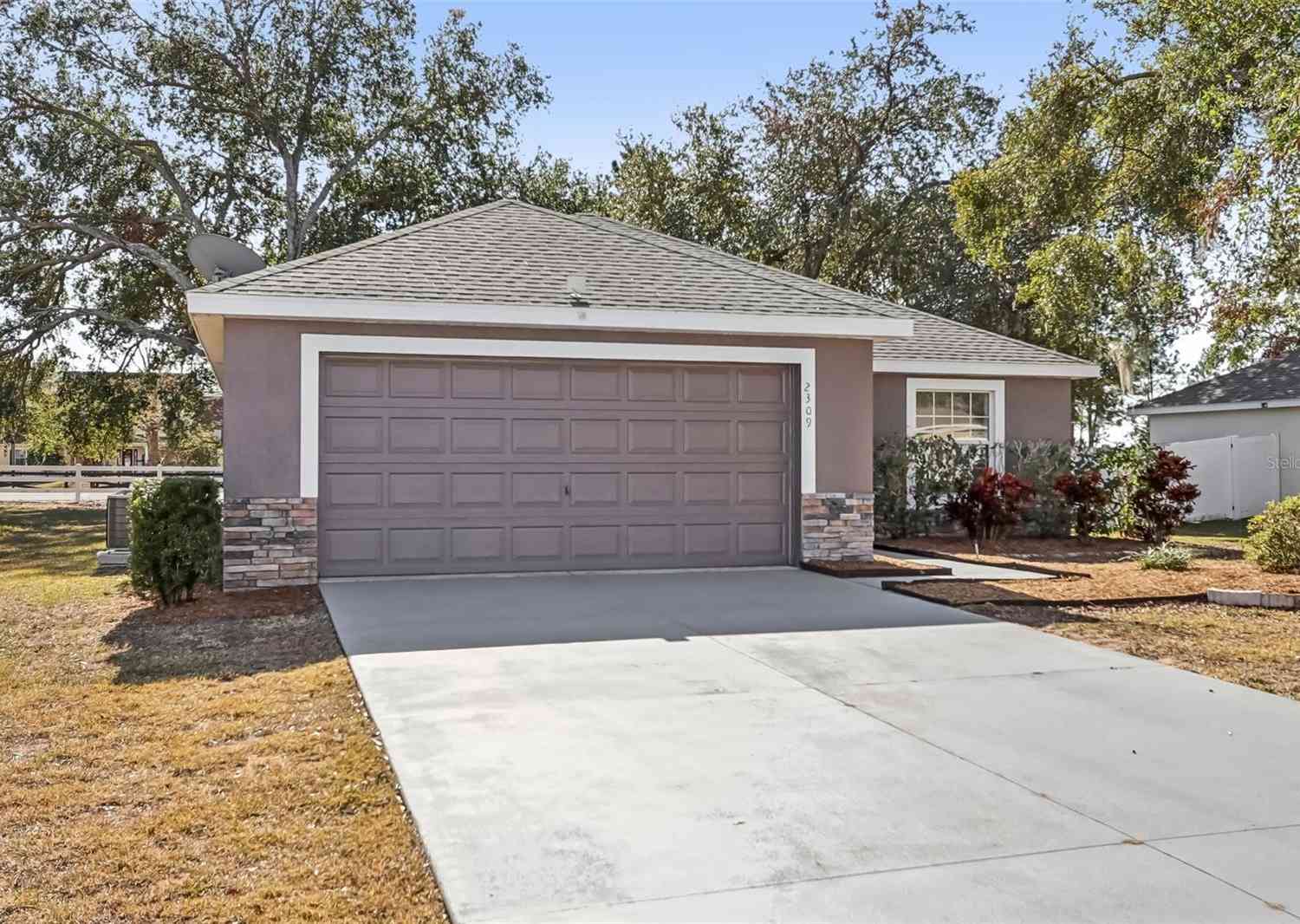 2309 Angel Fish Loop, LEESBURG, Florida image 2