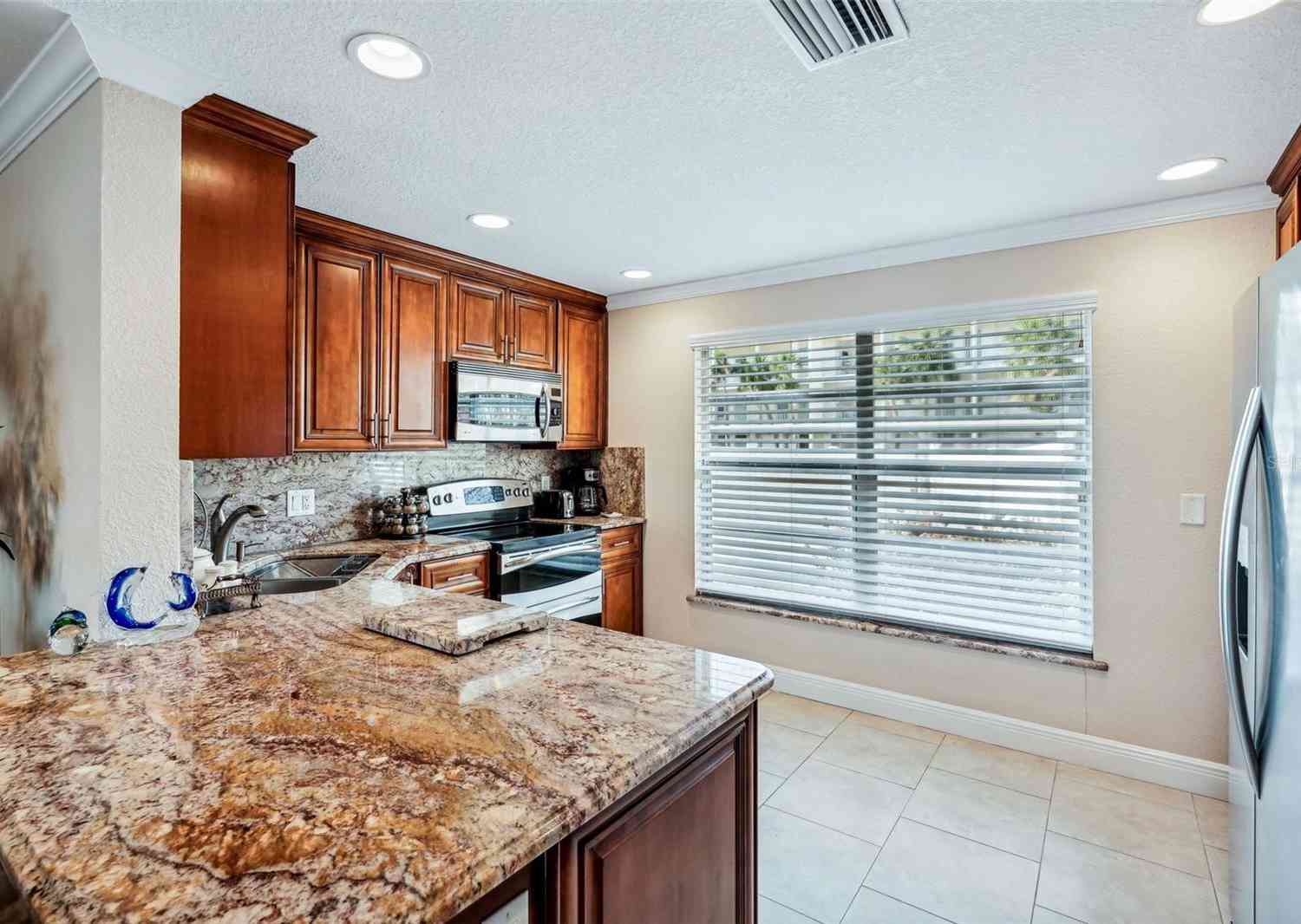 4430 Exeter Drive #M108, LONGBOAT KEY, Florida image 10