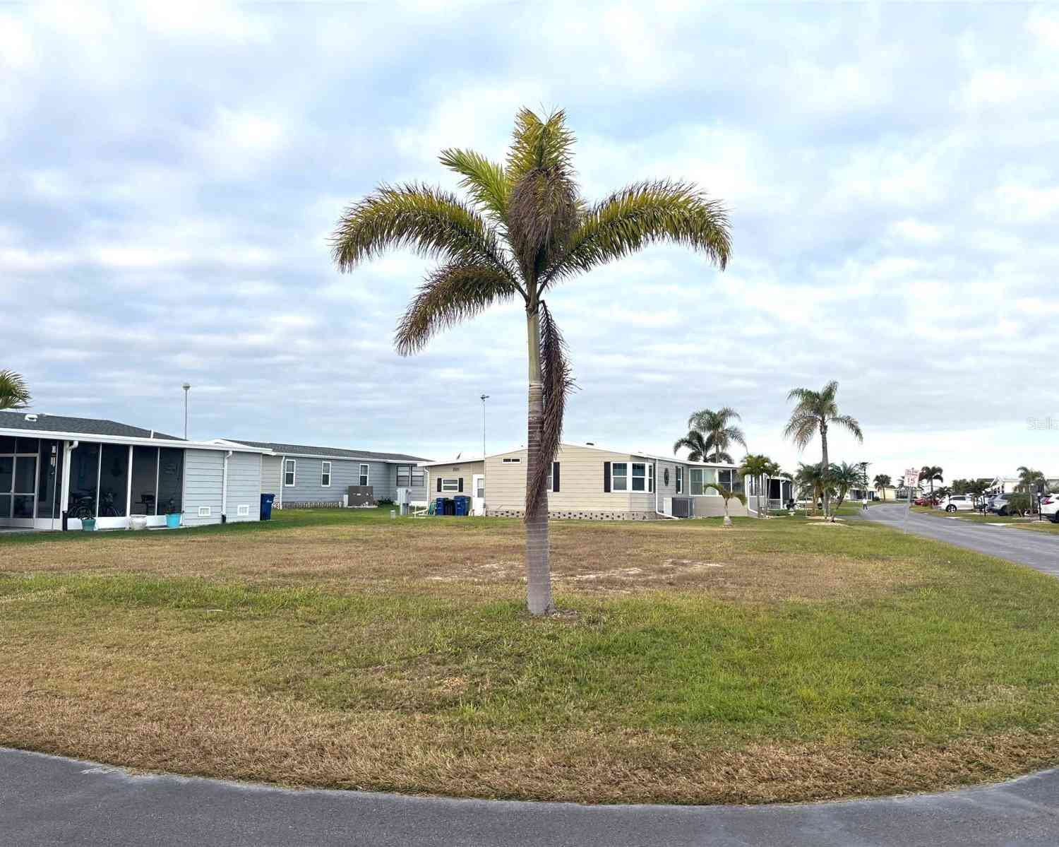 501 San Clemente Circle, NORTH PORT, Florida image 2