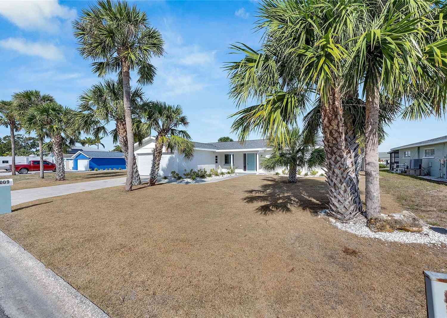 1009 Spindle Palm Way, Apollo Beach, Florida image 9