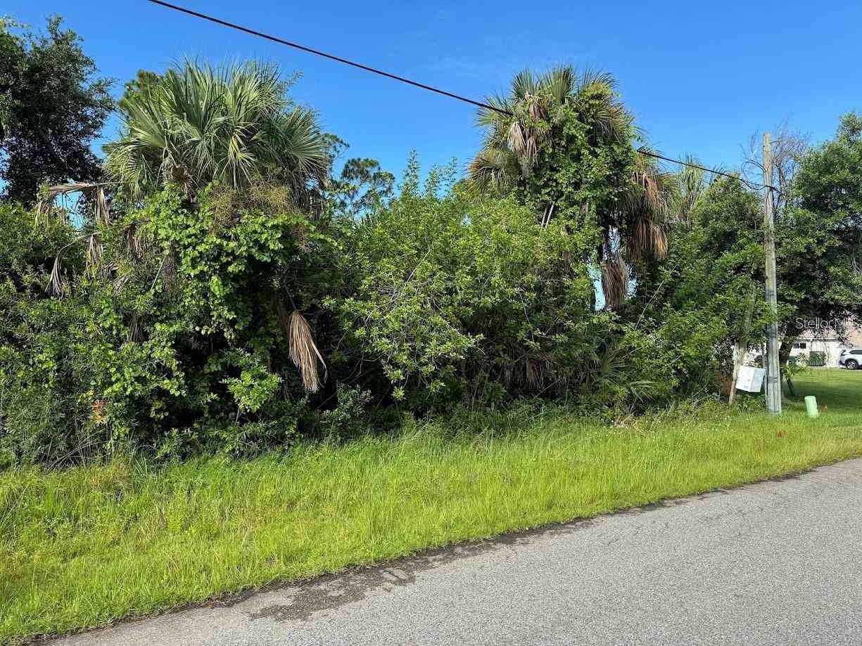 Colonade Lane, NORTH PORT, Florida image 6