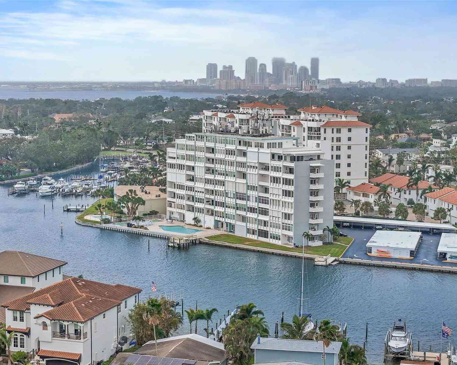 1365 Snell Isle Blvd Ne #3B, Saint Petersburg, Florida image 1