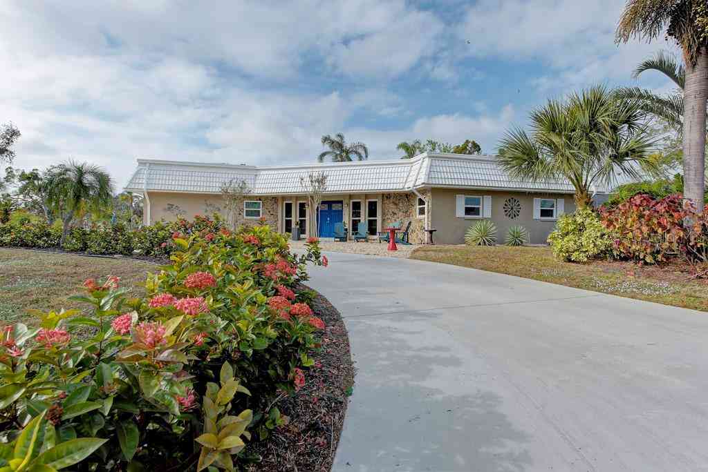 5211 Inverness Drive, SARASOTA, Florida image 5