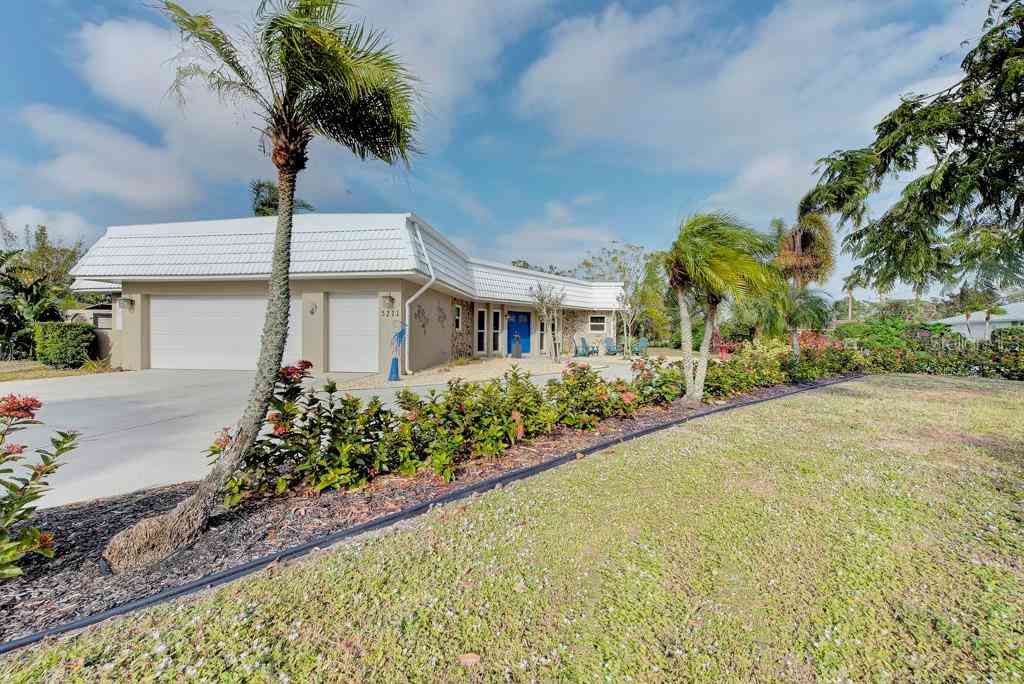 5211 Inverness Drive, SARASOTA, Florida image 7