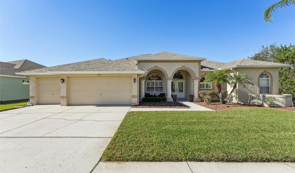 7302 Melogold Circle, Land O Lakes, Florida image 2