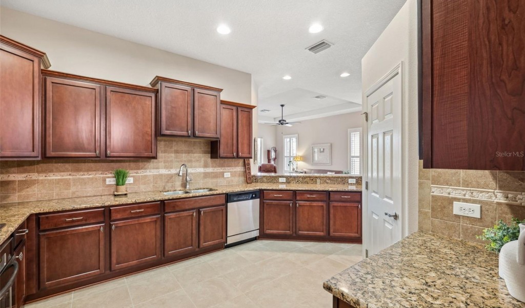 20716 Amanda Oak Court, Land O Lakes, Florida image 15