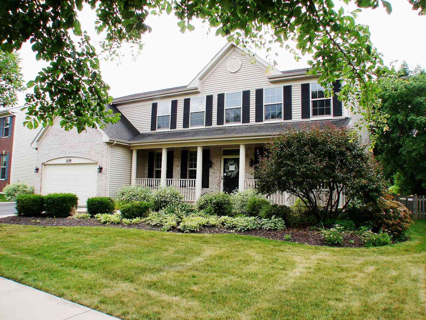 1492 Greystone Drive, Gurnee, Illinois image 1