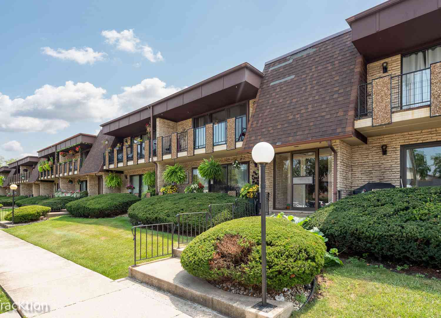 9105 S Roberts Road #1D, Hickory Hills, Illinois image 1