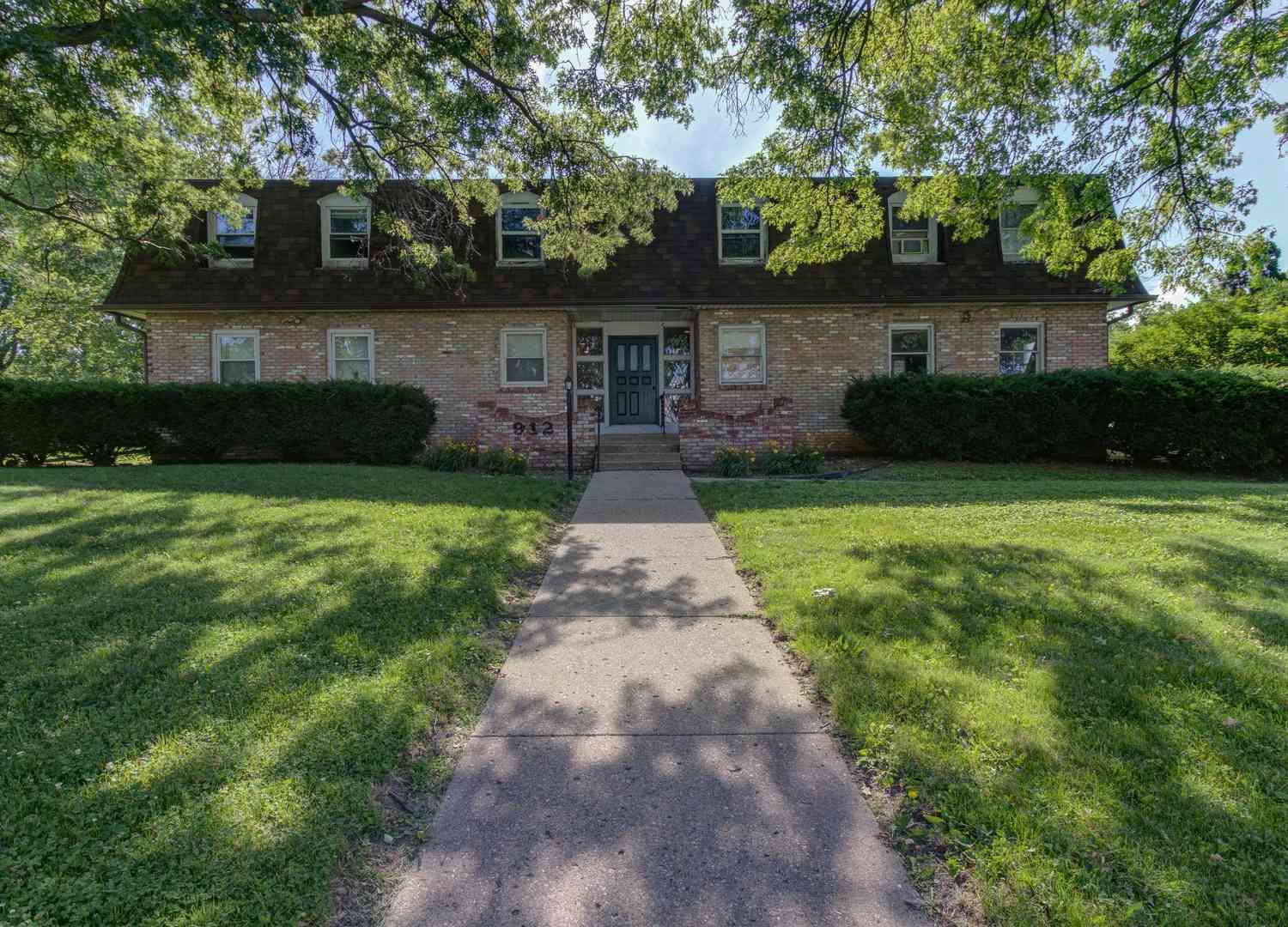 912 Crescent Drive #2-4, Champaign, Illinois image 1