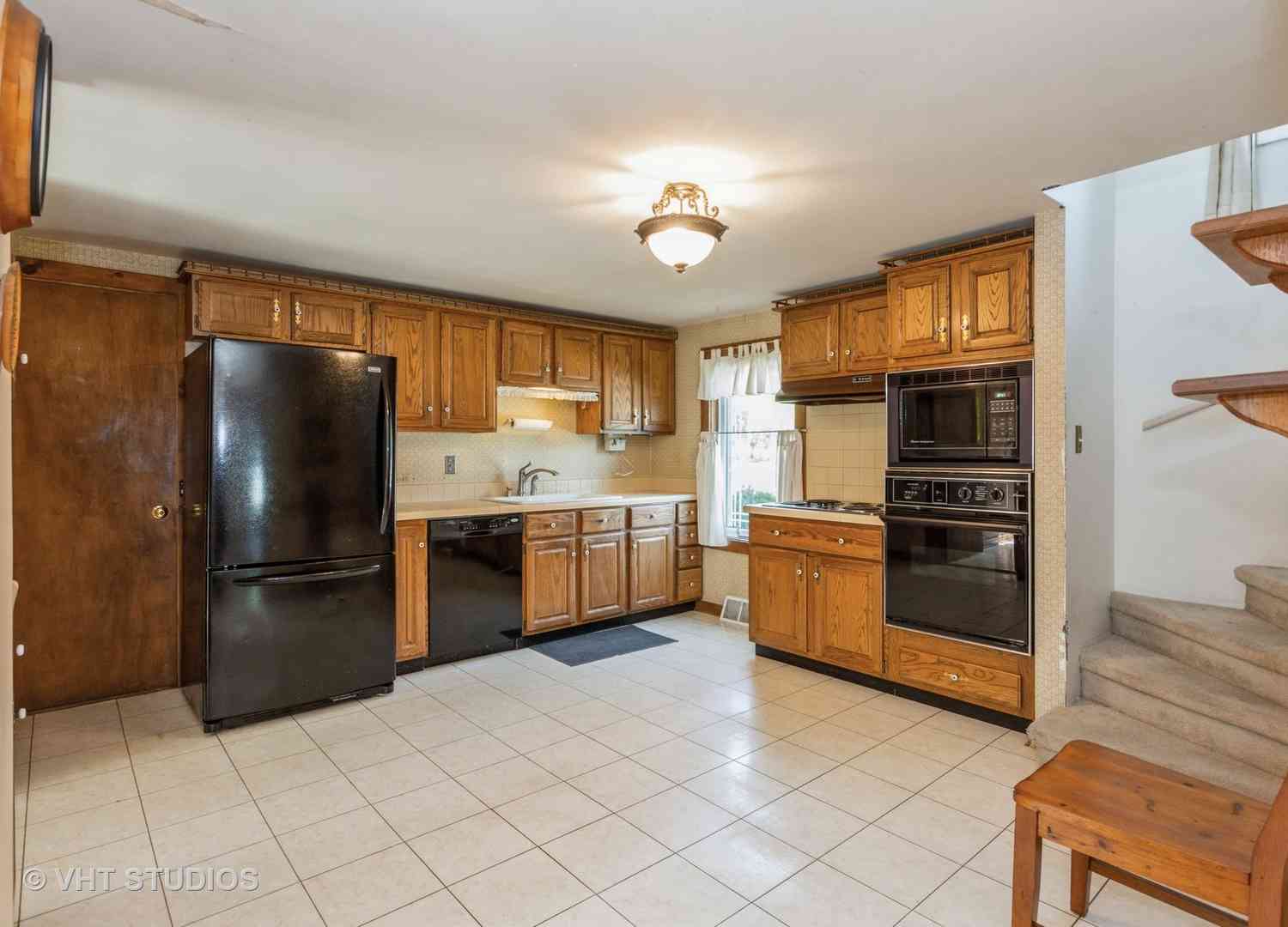 9717 Gross Point Road, Skokie, Illinois image 3