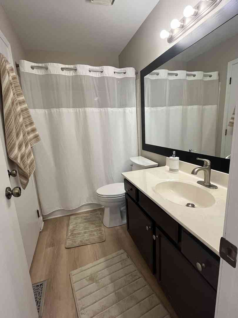 7355 Canterbury Place #20-4, Downers Grove, Illinois image 25