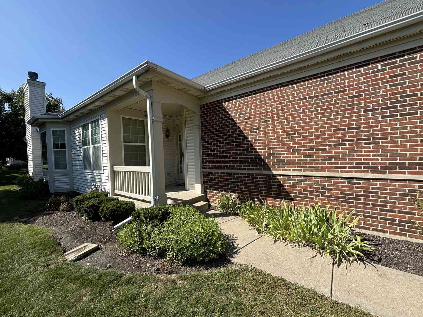 1585 Mansfield Drive, Aurora, Illinois image 4