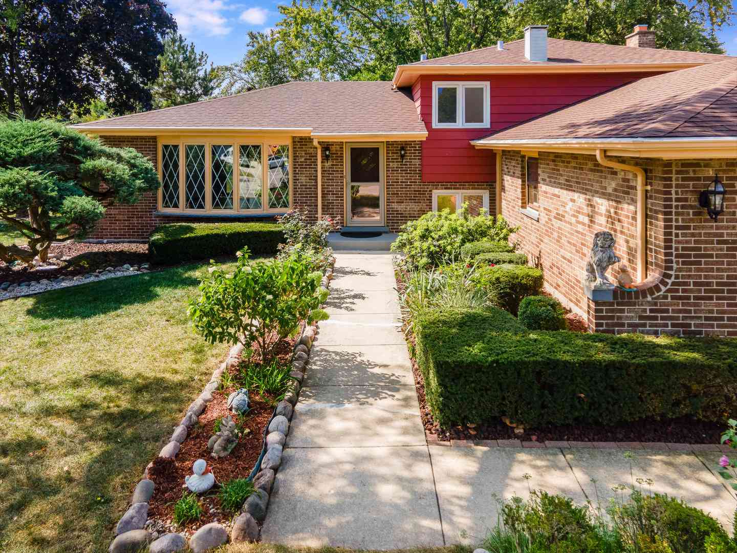 7110 Terrace Drive, Downers Grove, Illinois image 3