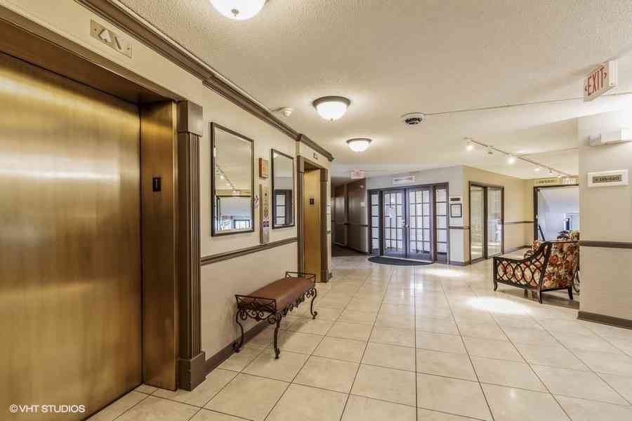 509 Aurora Avenue #302, Naperville, Illinois image 6