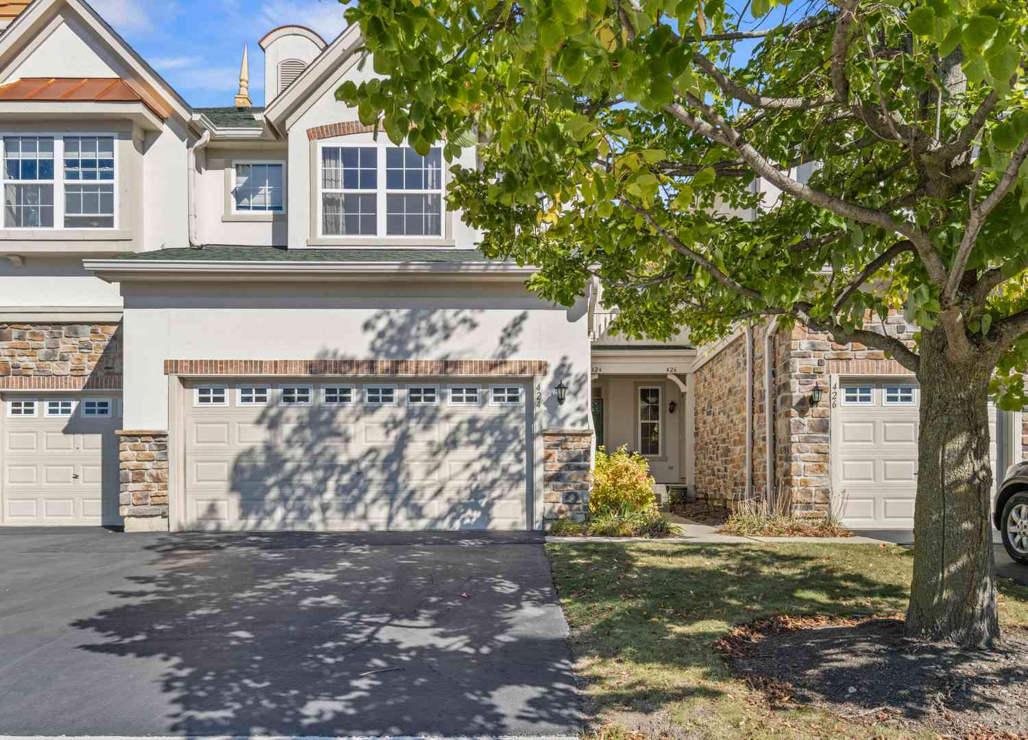 424 Bay Tree Circle, Vernon Hills, Illinois image 2