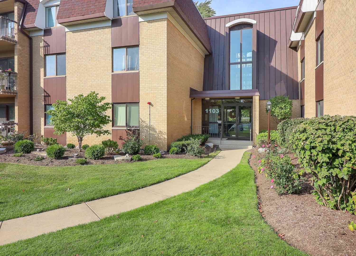 1103 N Mill Street #204, Naperville, Illinois image 1