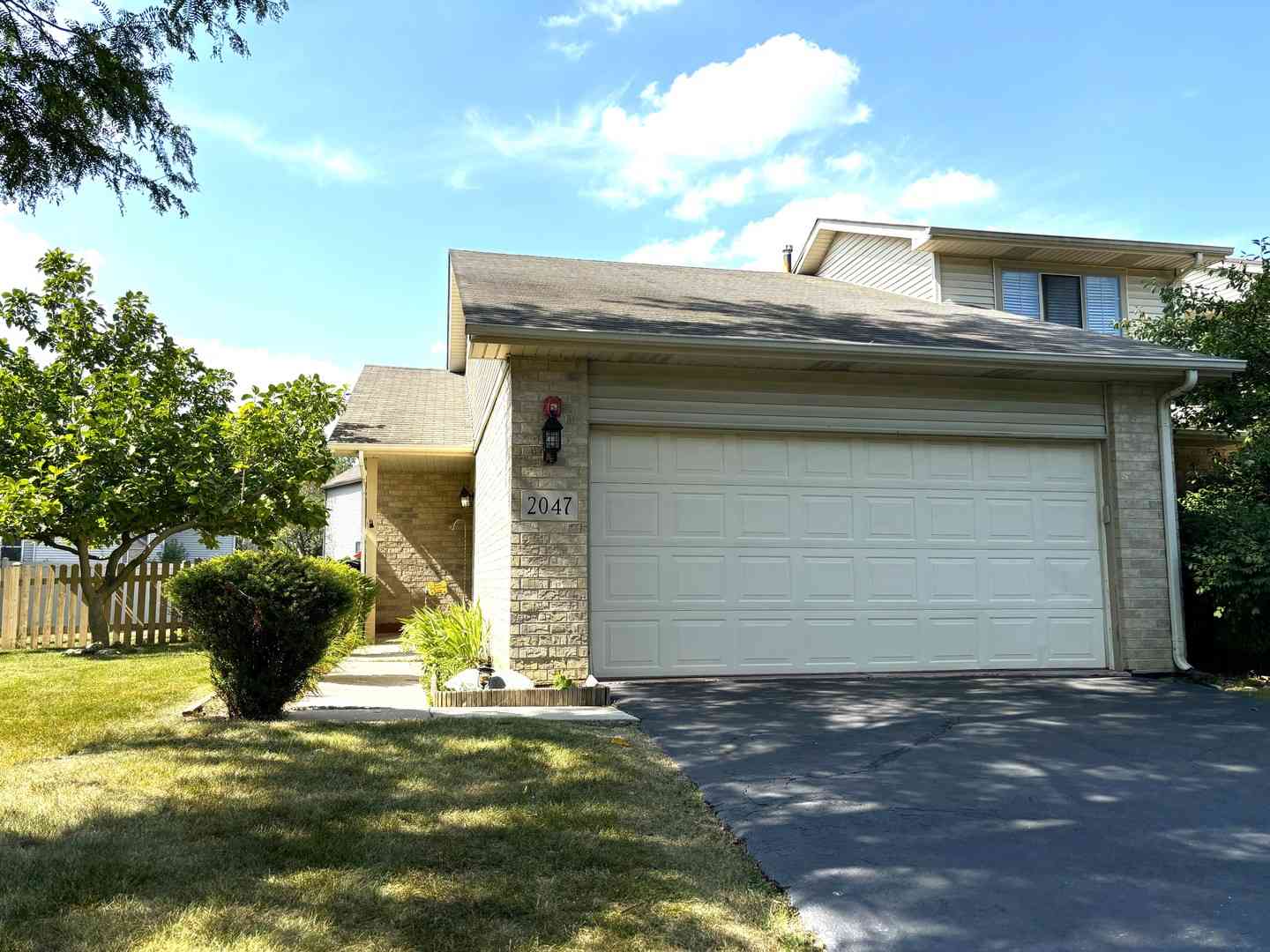 2047 Yellow Daisy Court, Naperville, Illinois image 1