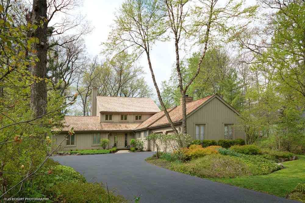 145 Brierfield Court, Lake Bluff, Illinois image 1