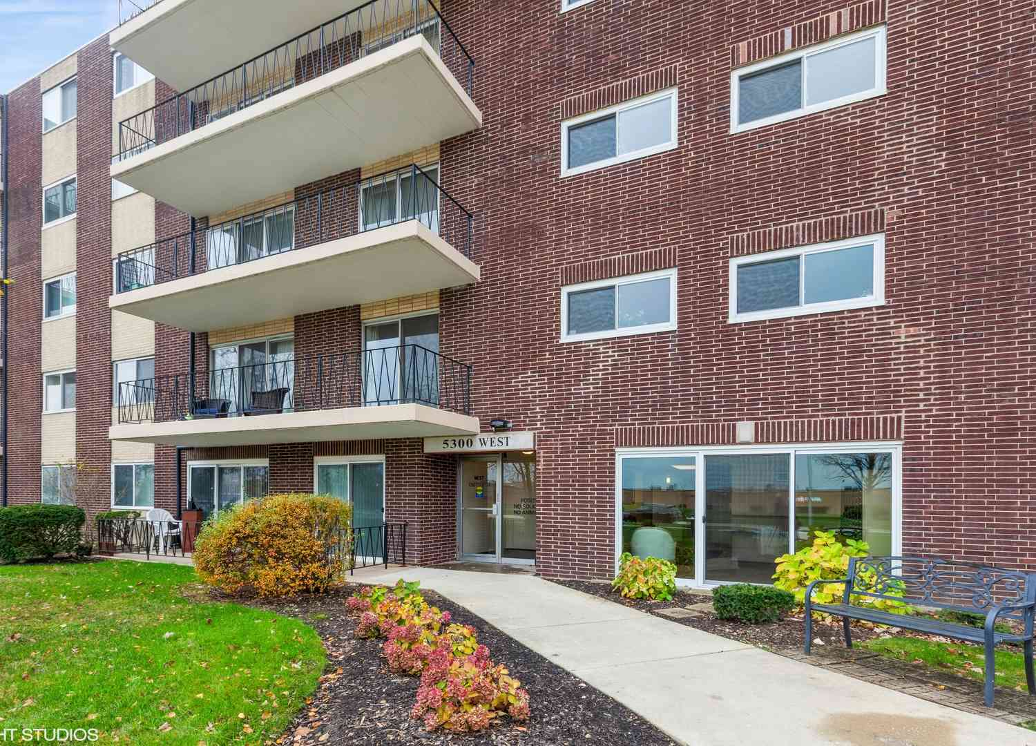 5300 Walnut Avenue #6E, Downers Grove, Illinois image 36