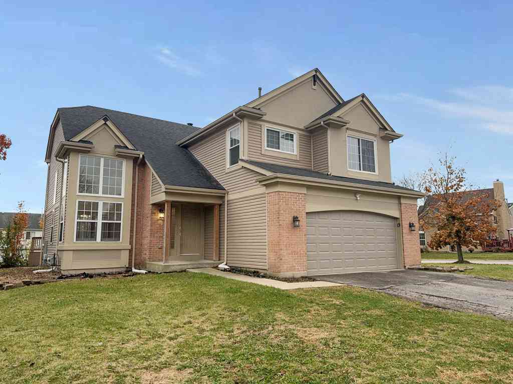 19 Lancer Court, South Elgin, Illinois image 1