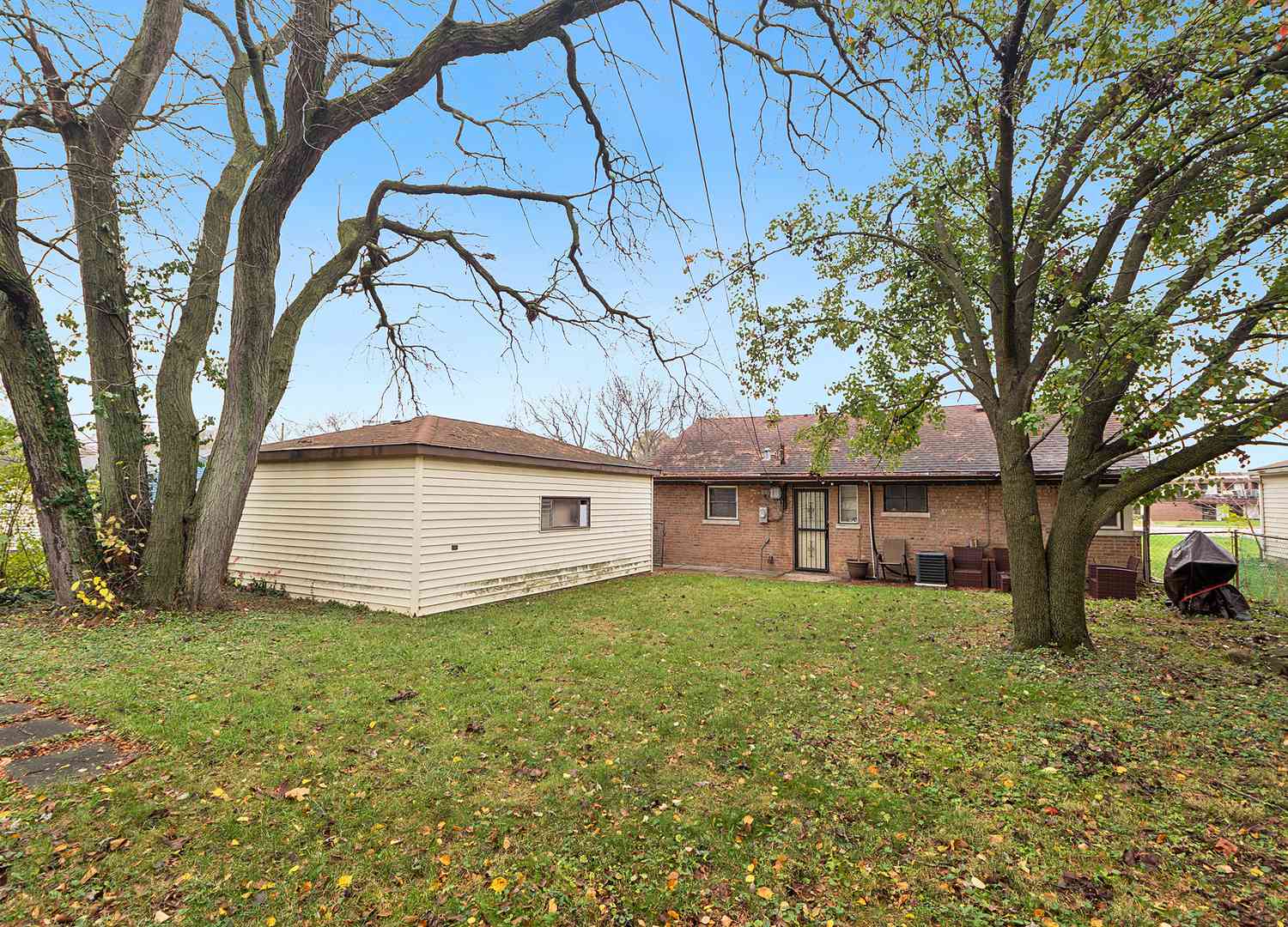 303 Sauk Trail, Park Forest, Illinois image 11