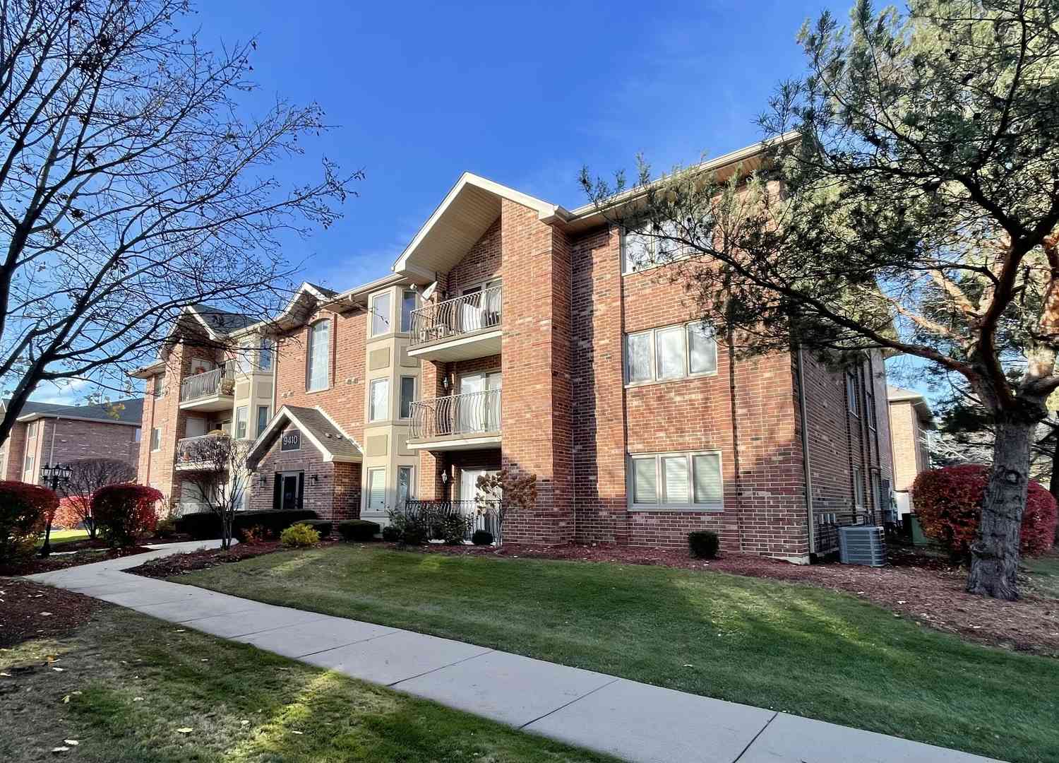 9410 Melvina Avenue #2NW, Oak Lawn, Illinois image 1