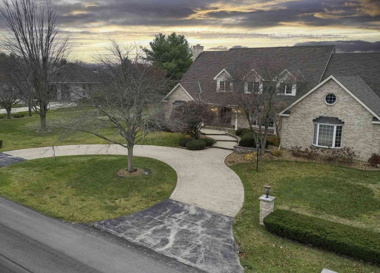 1055 Country Lane, Bourbonnais, Illinois image 3