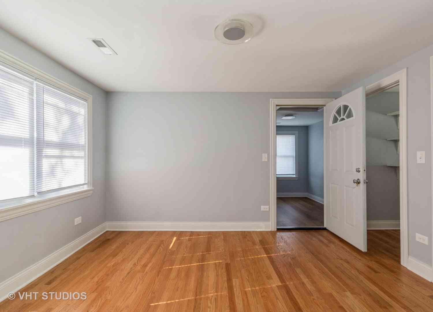 9222 S Jeffery Boulevard, Chicago, Illinois image 6