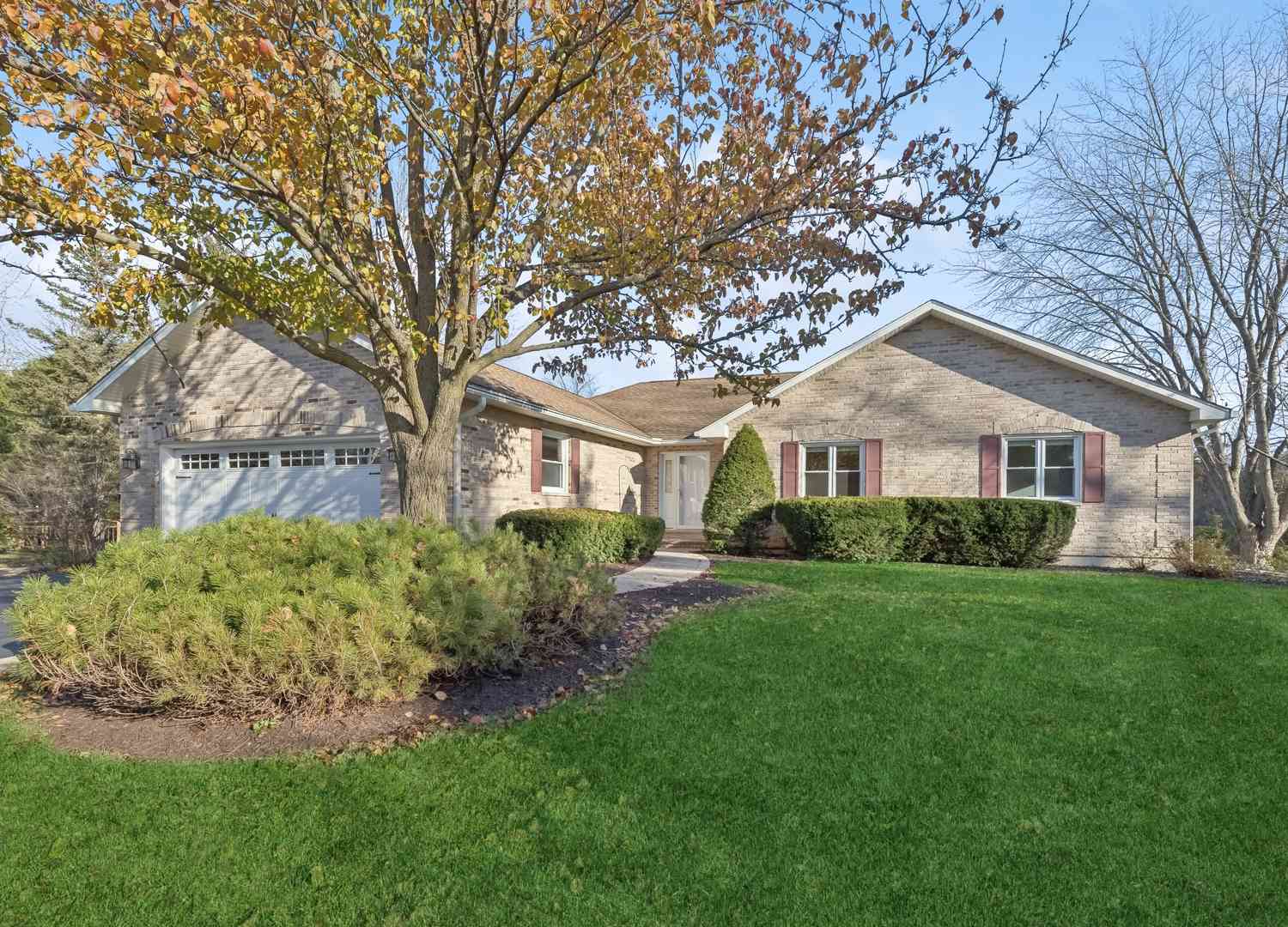 40651 N Black Oak Avenue, Antioch, Illinois image 1