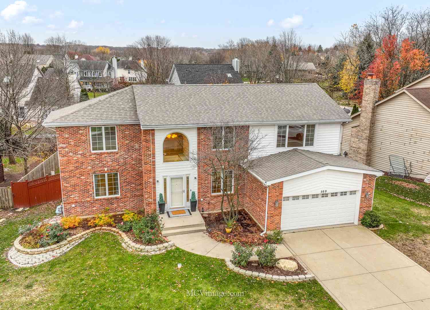 569 Lavina Drive, Bolingbrook, Illinois image 3