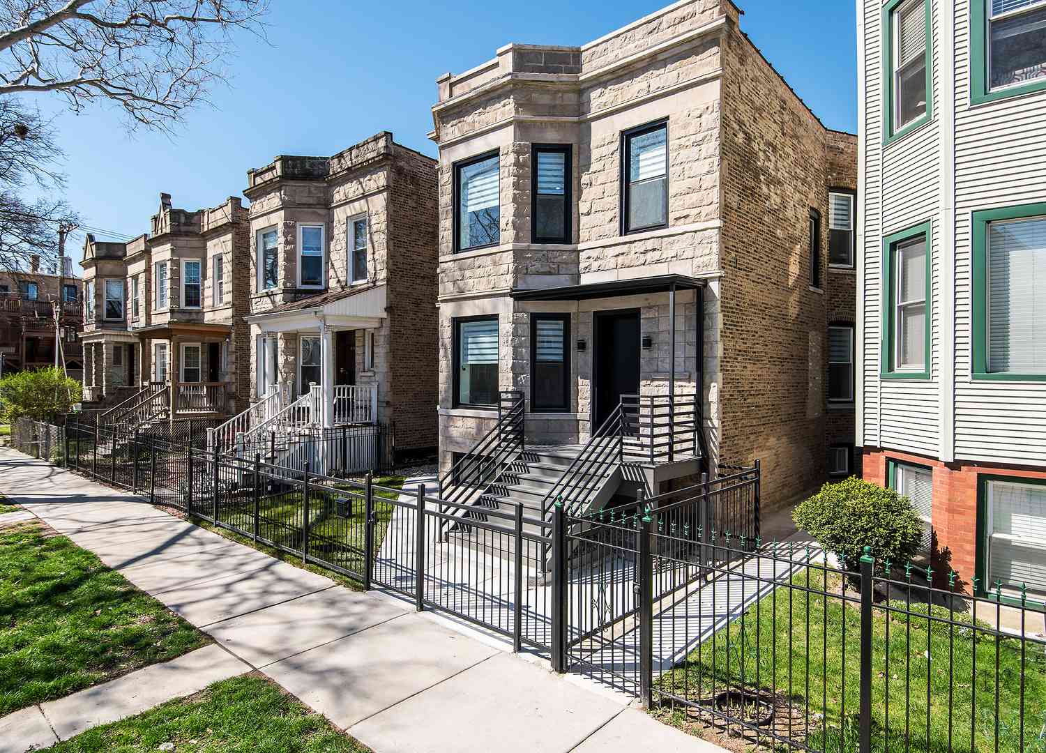 2624 N Monticello Avenue, Chicago, Illinois image 2