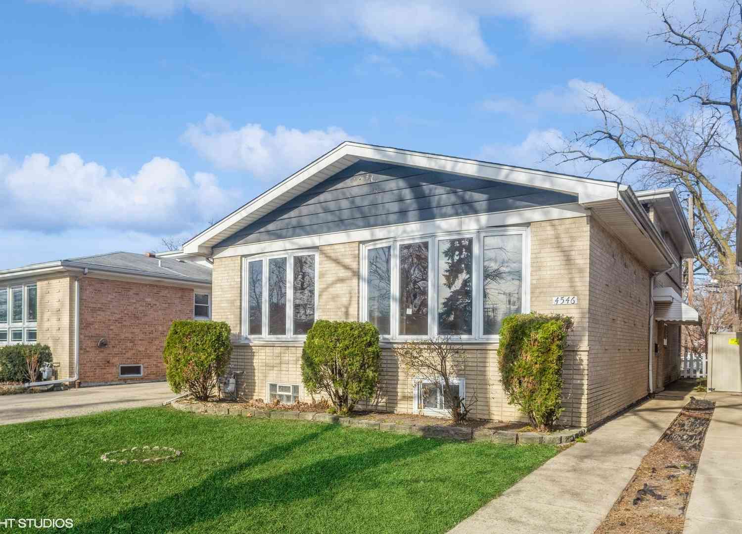 4546 Howard Street, Skokie, Illinois image 3