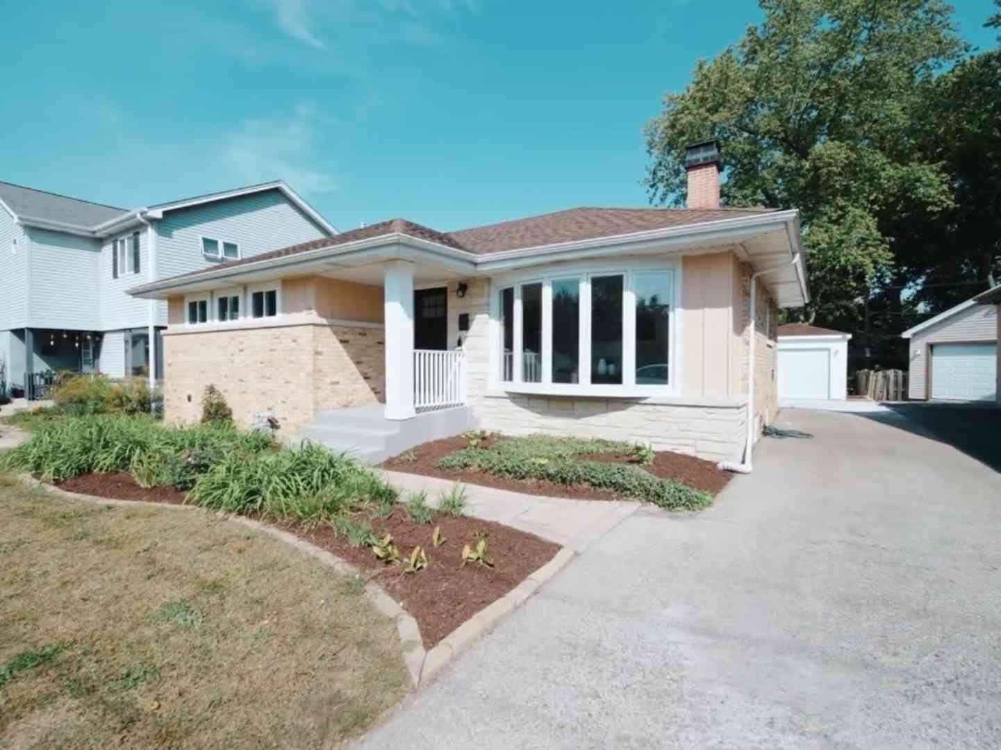 720 E Oakton Street, Arlington Heights, Illinois image 1