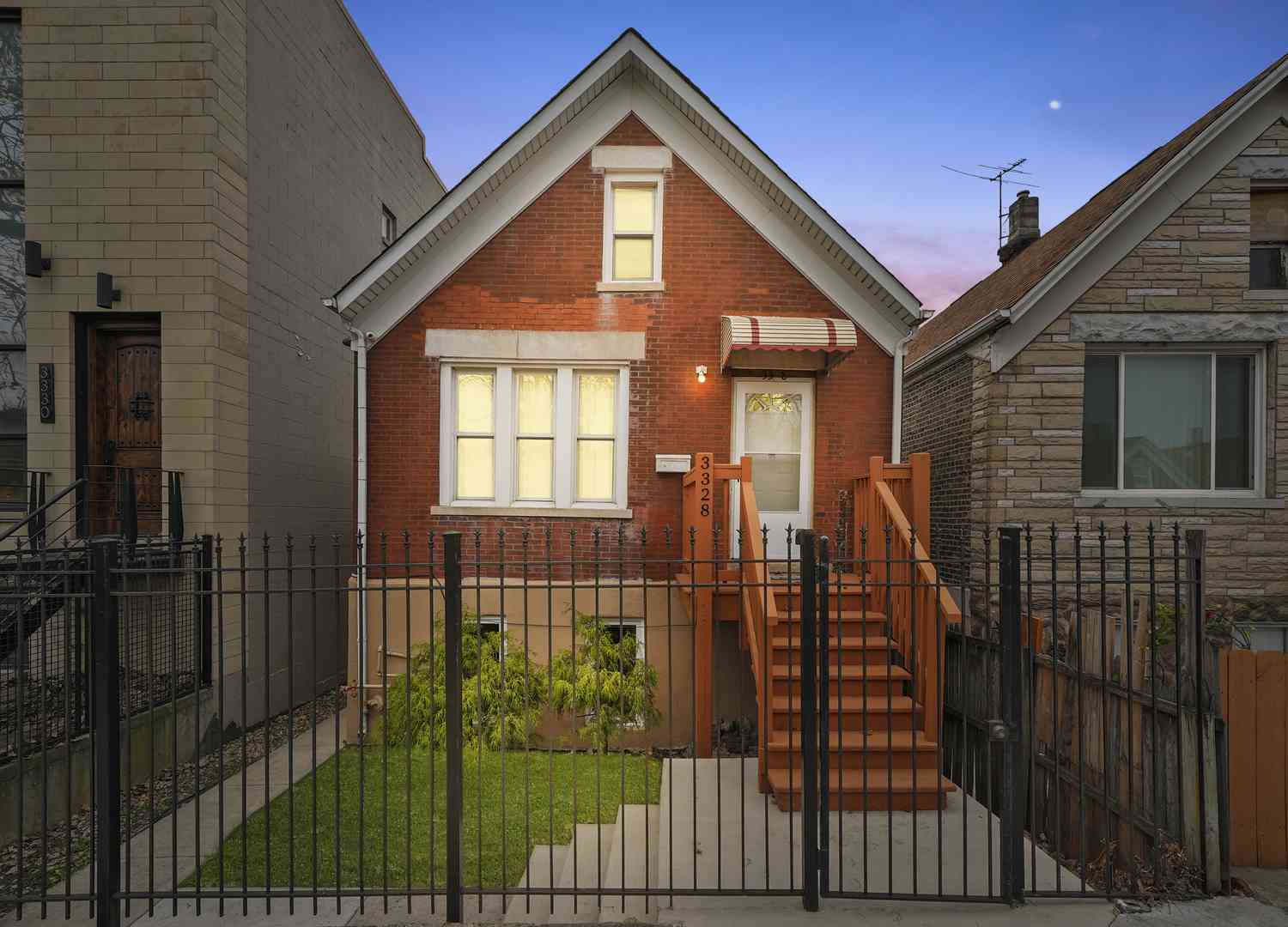 3328 S Damen Avenue, Chicago, Illinois image 2