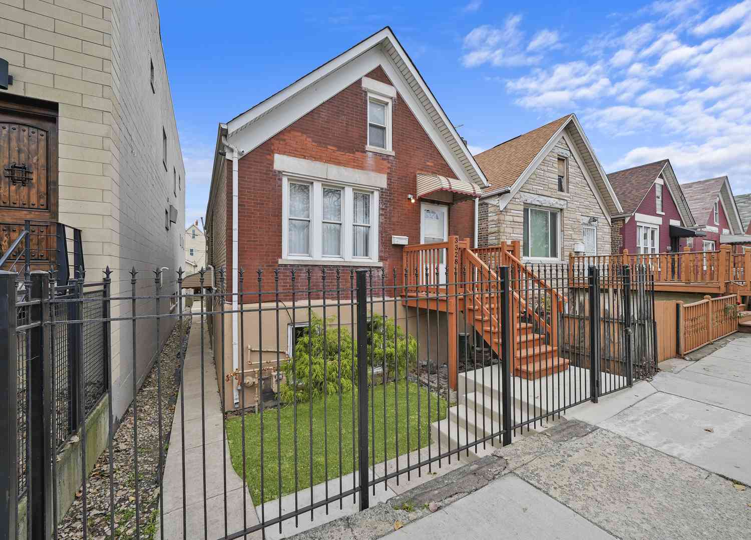 3328 S Damen Avenue, Chicago, Illinois image 3