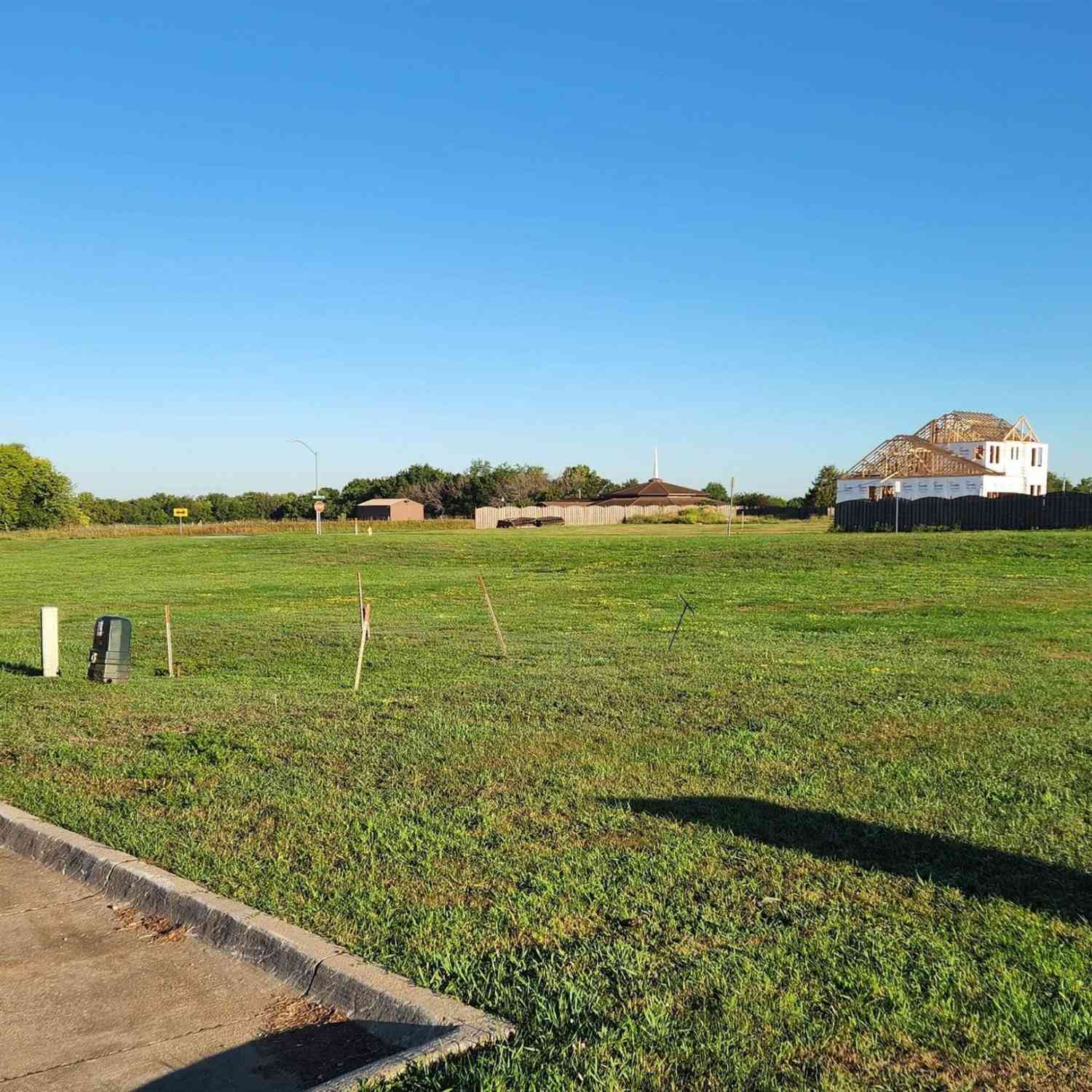 UNIT 1 Mckay Drive, Knoxville, Iowa image 2