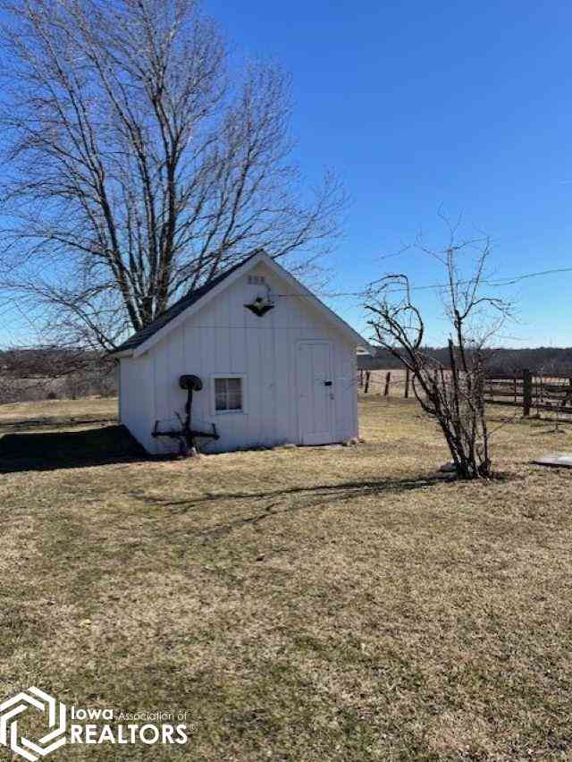 1001 Valley Drive, Centerville, Iowa image 27