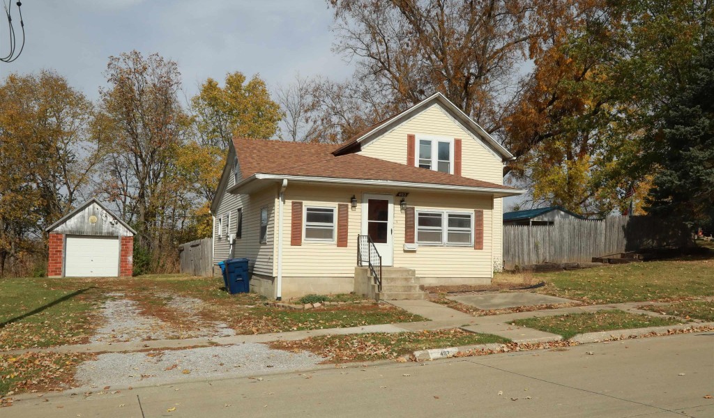 402 2nd Street, Victor, Iowa image 1