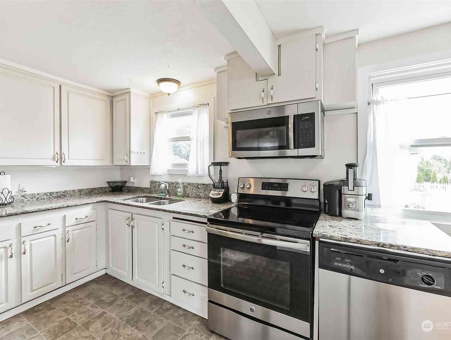 2620 S 56th Street, Tacoma, Washington image 6