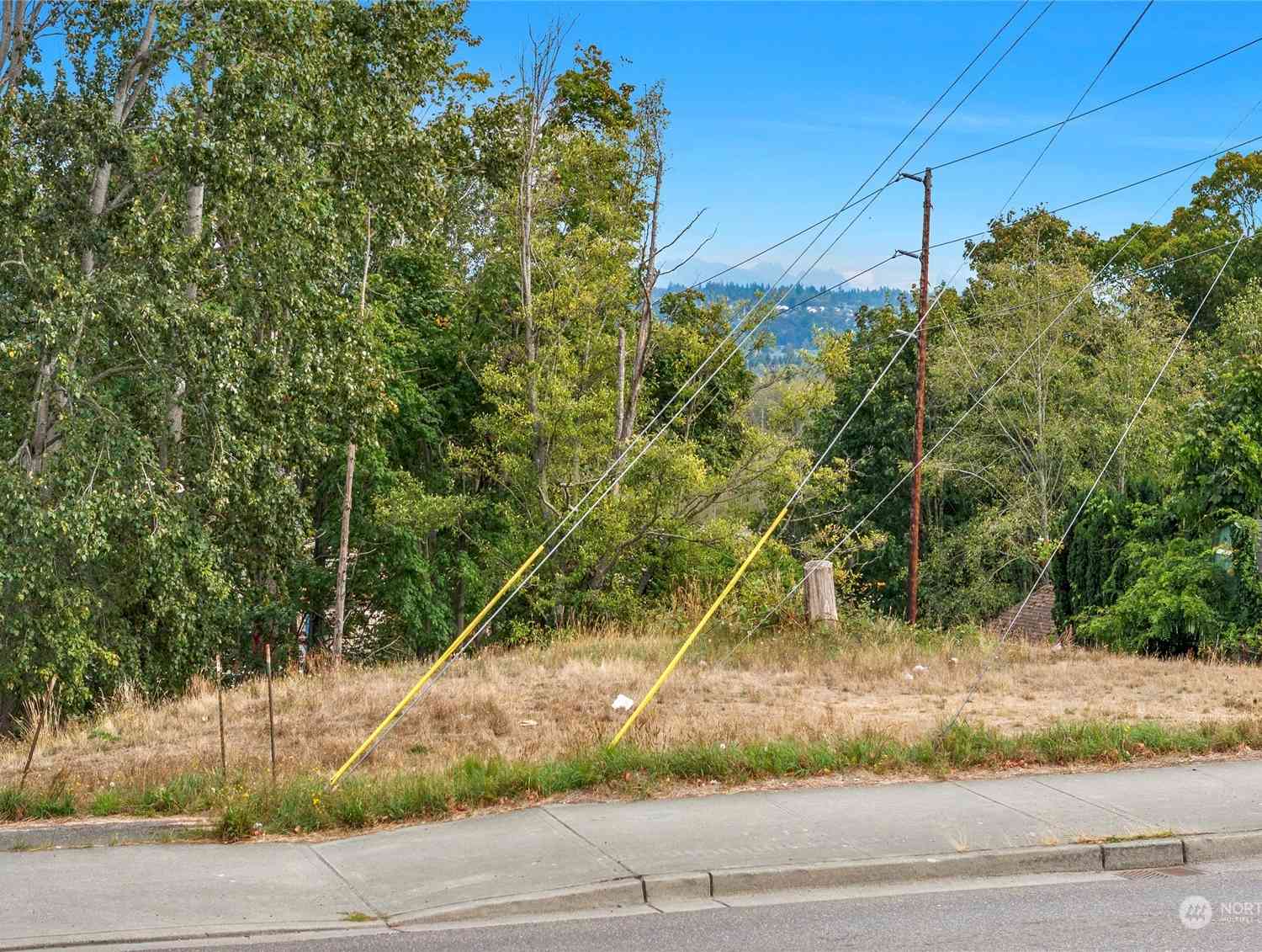 815 E Marine View Drive, Everett, Washington image 3