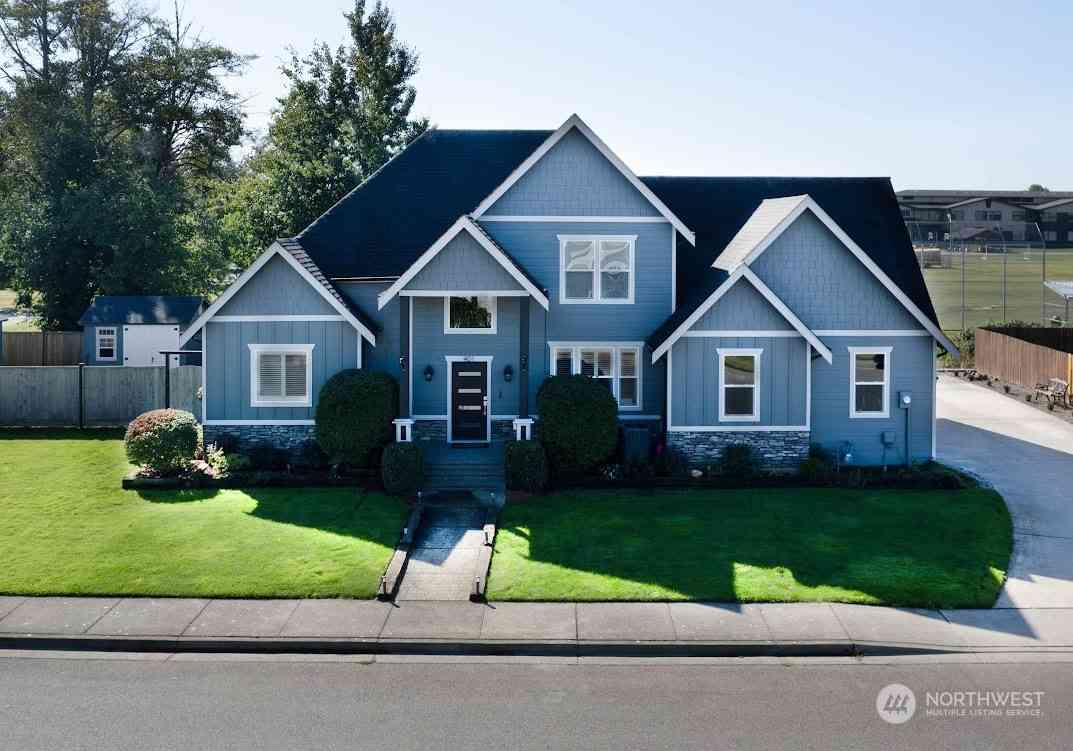 401 Harrison Lane, Nooksack, Washington image 1